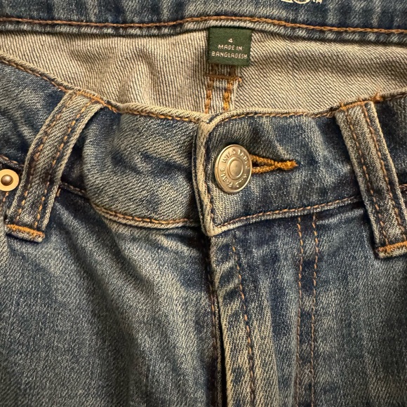 High Rise Mom Jean - Picture 4 of 4